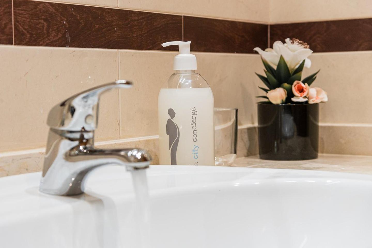 Guestready - Luxe Living By The Pool Apartment Povoa de Varzim Luaran gambar